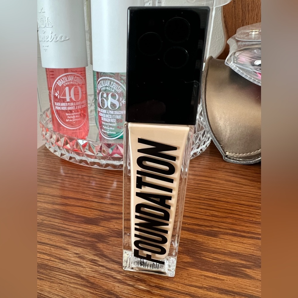 NEW Anastasia Beverly Hills foundation
